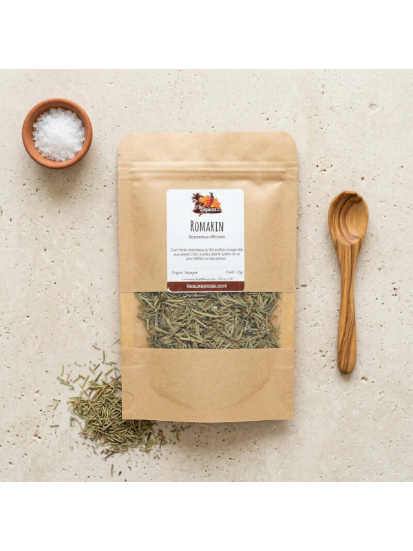 sachet de romarin séché sur table
